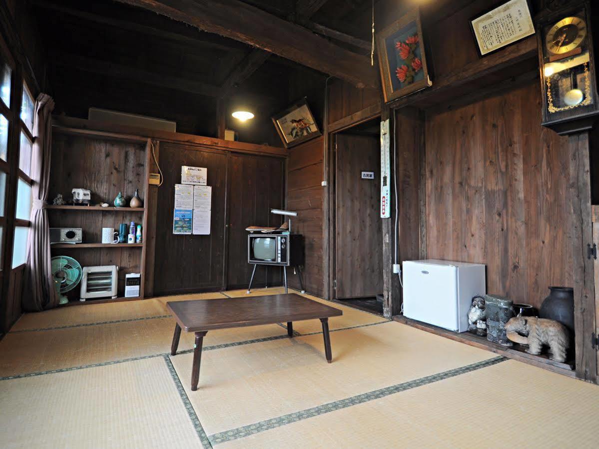 Hotel Nakijin No Yado Hibiscus Exterior foto